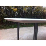 Spisebord i hvid laminat